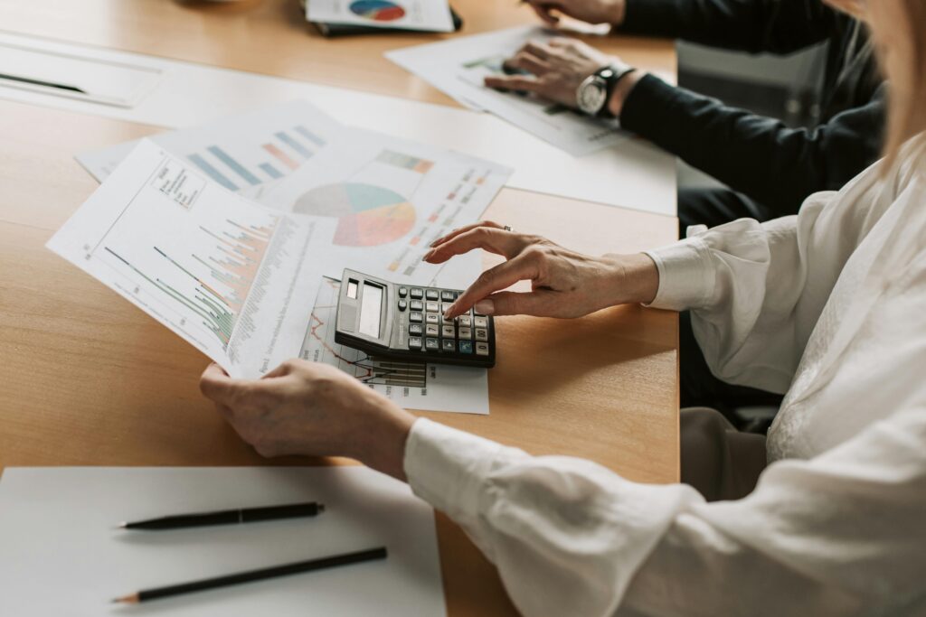 Preparar presupuesto mensual de ingresos y gastos